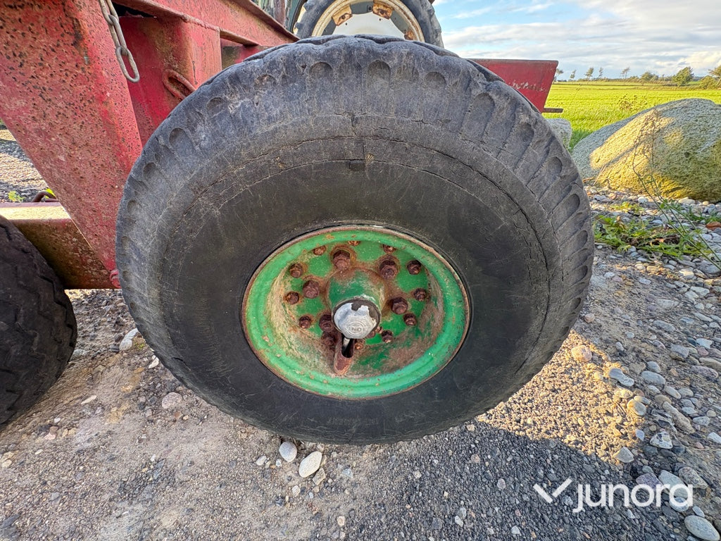 Kran - Vindelbjörnen, med timmervagn