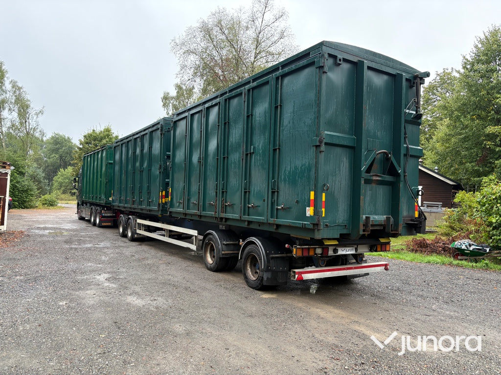 Lastbilsekipage – Volvo FH500 6x2 med JOAB L21-5600 AA lastväxlare, Kilafors släp och tre containrar