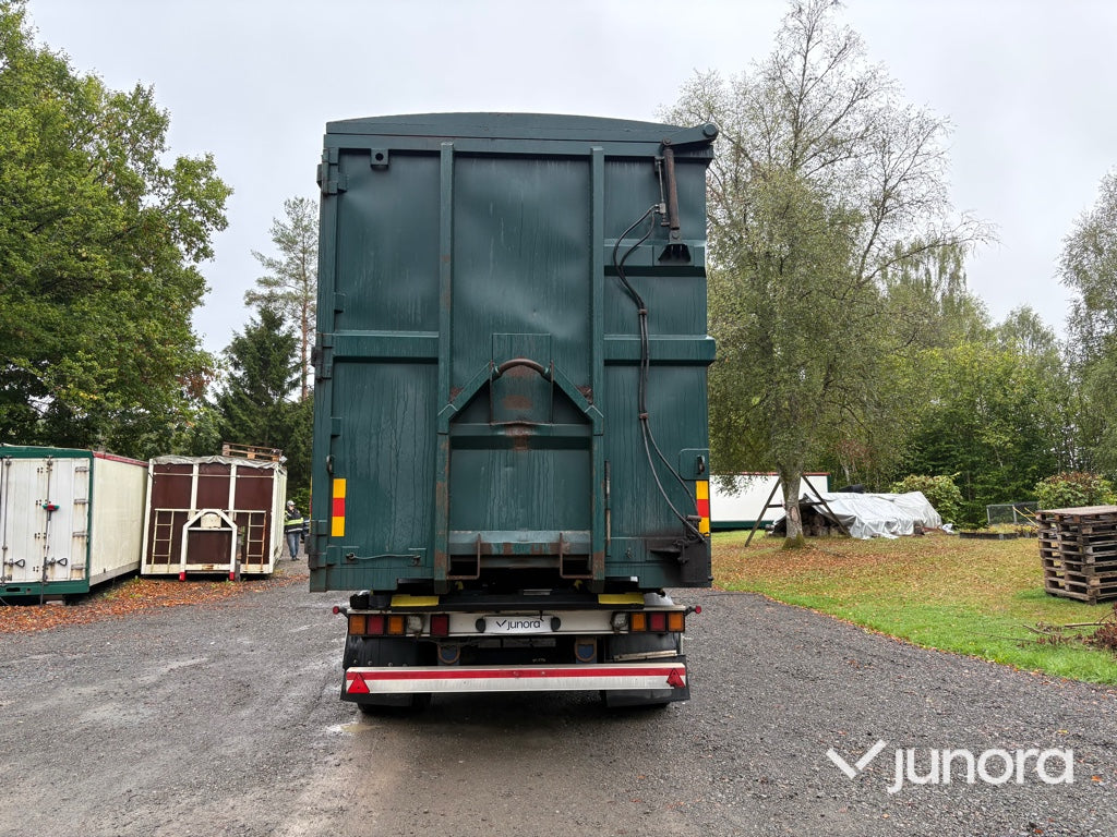 Lastbilsekipage – Volvo FH500 6x2 med JOAB L21-5600 AA lastväxlare, Kilafors släp och tre containrar