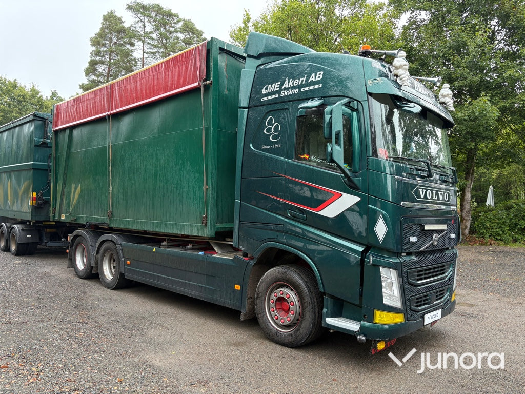 Lastbilsekipage – Volvo FH500 6x2 med JOAB L21-5600 AA lastväxlare, Kilafors släp och tre containrar