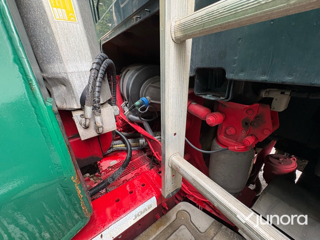Lastbilsekipage – Volvo FH500 6x2 med JOAB L21-5600 AA lastväxlare, Kilafors släp och tre containrar