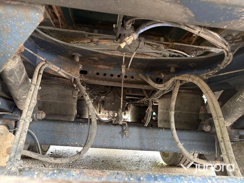 Lastbilsekipage – Volvo FH500 6x2 med JOAB L21-5600 AA lastväxlare, Kilafors släp och tre containrar