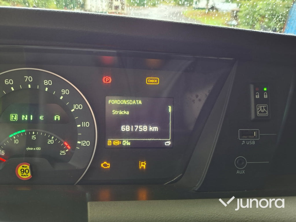 Lastbilsekipage – Volvo FH500 6x2 med JOAB L21-5600 AA lastväxlare, Kilafors släp och tre containrar