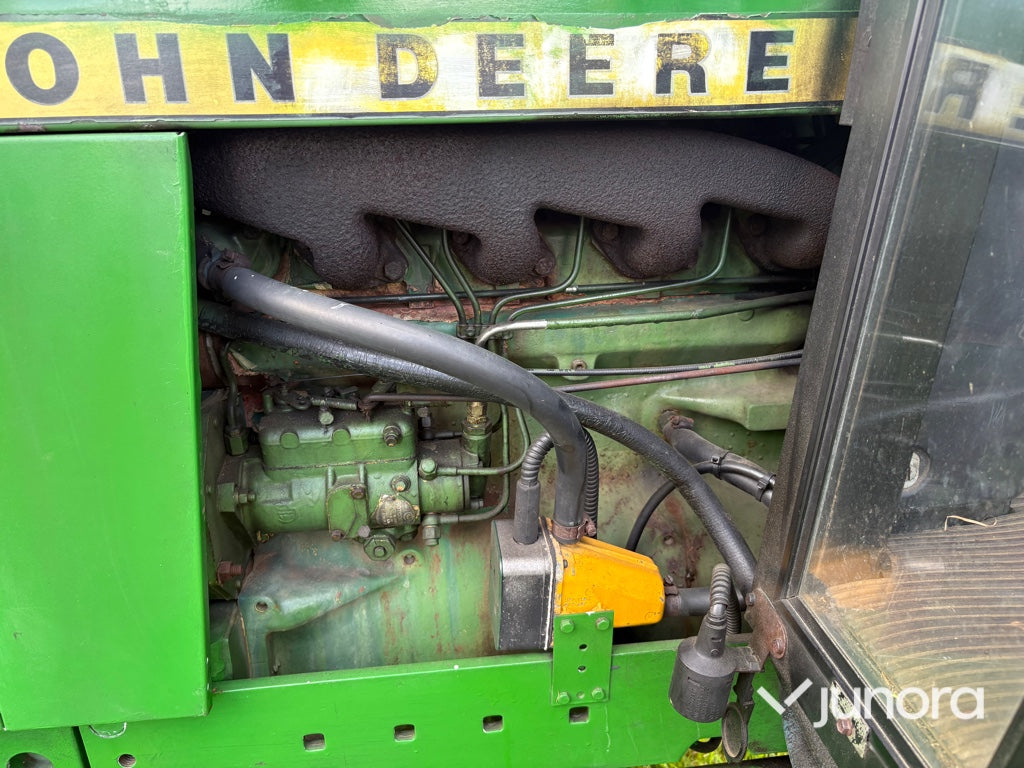 Traktor med skogskran - John Deere, 2130