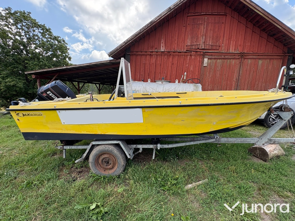 Ockelbo B16 med Evinrude 60HK + Brenderup trailer