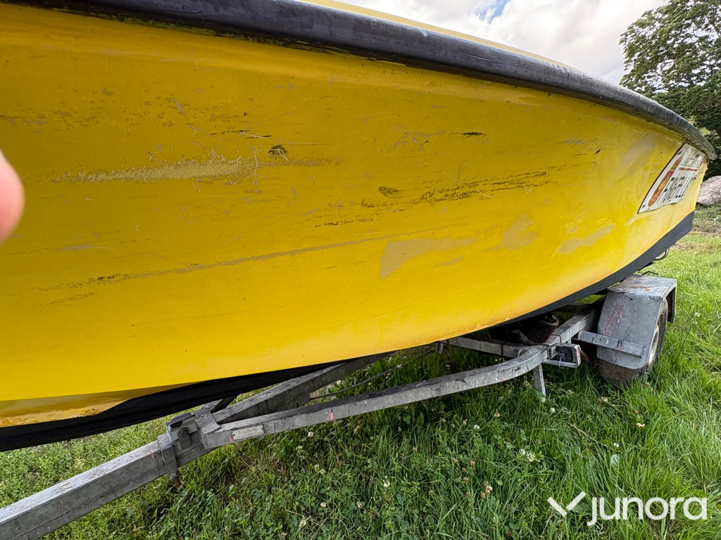 Ockelbo B16 med Evinrude 60HK + Brenderup trailer