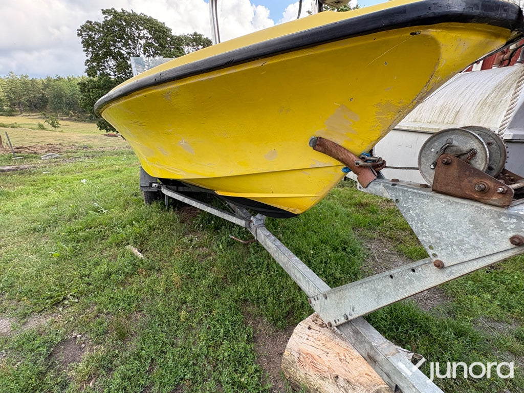 Ockelbo B16 med Evinrude 60HK + Brenderup trailer