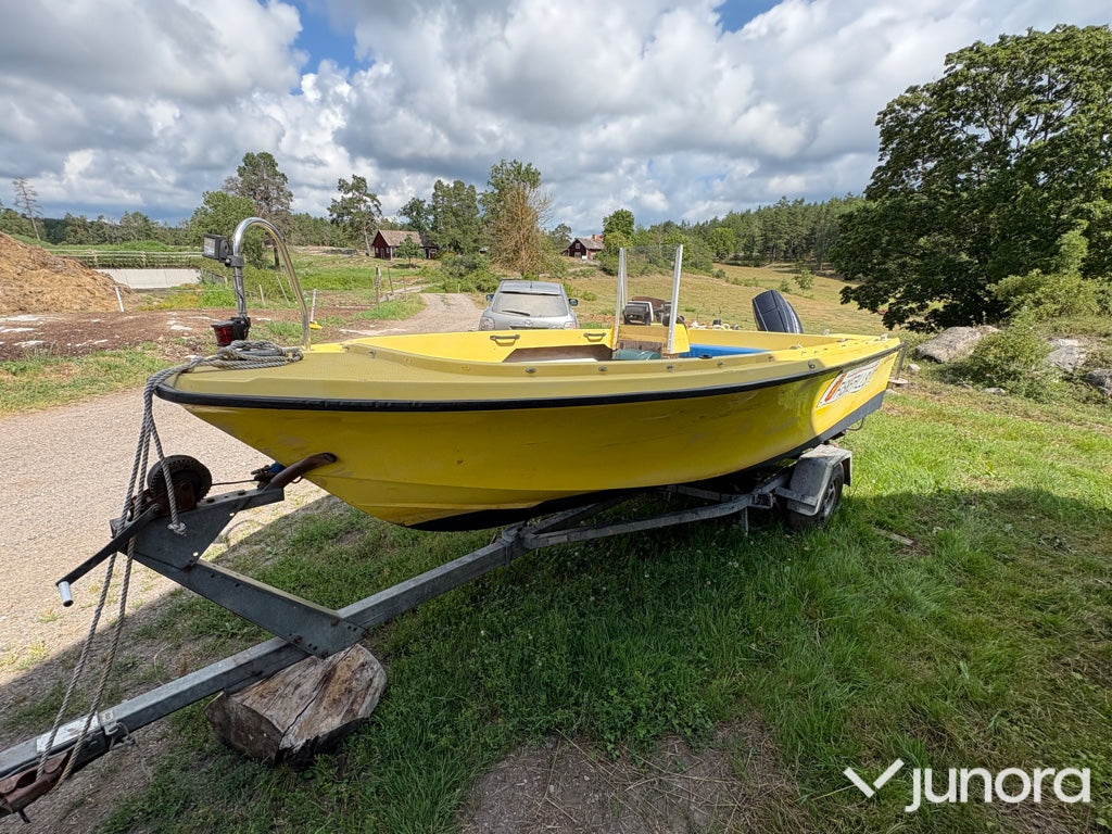 Ockelbo B16 med Evinrude 60HK + Brenderup trailer