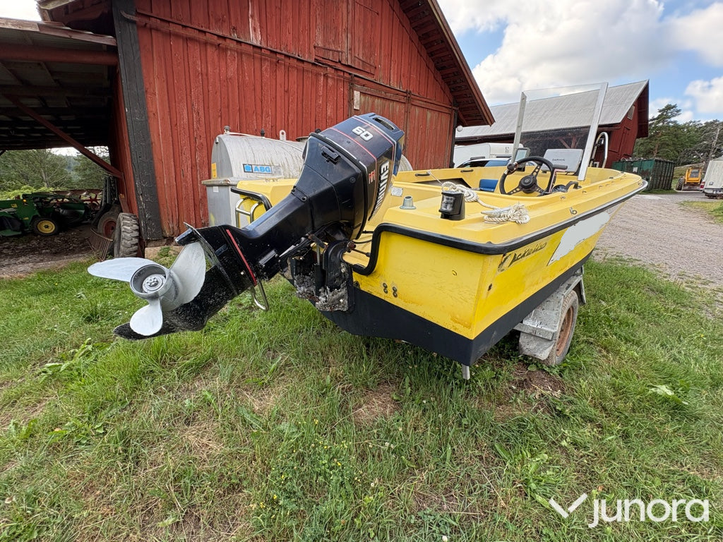 Ockelbo B16 med Evinrude 60HK + Brenderup trailer