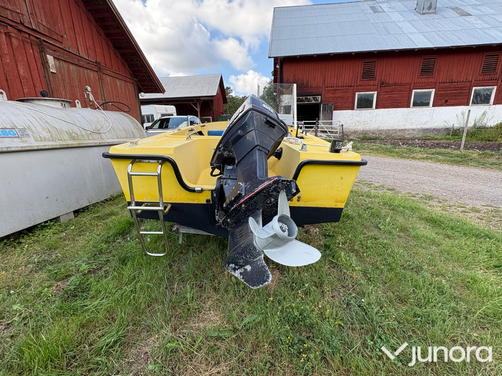 Ockelbo B16 med Evinrude 60HK + Brenderup trailer