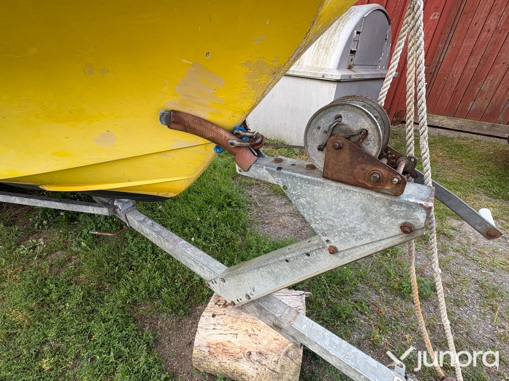 Ockelbo B16 med Evinrude 60HK + Brenderup trailer