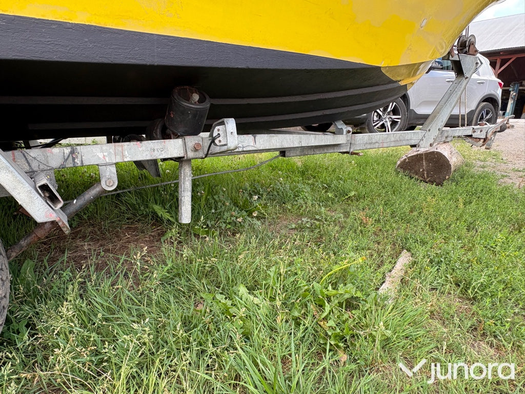 Ockelbo B16 med Evinrude 60HK + Brenderup trailer