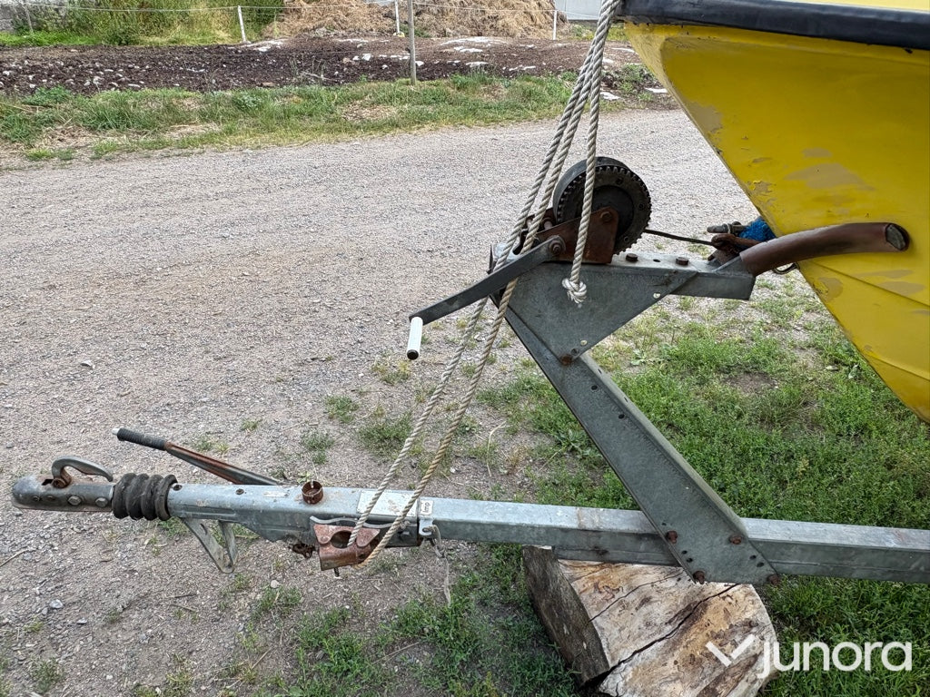 Ockelbo B16 med Evinrude 60HK + Brenderup trailer