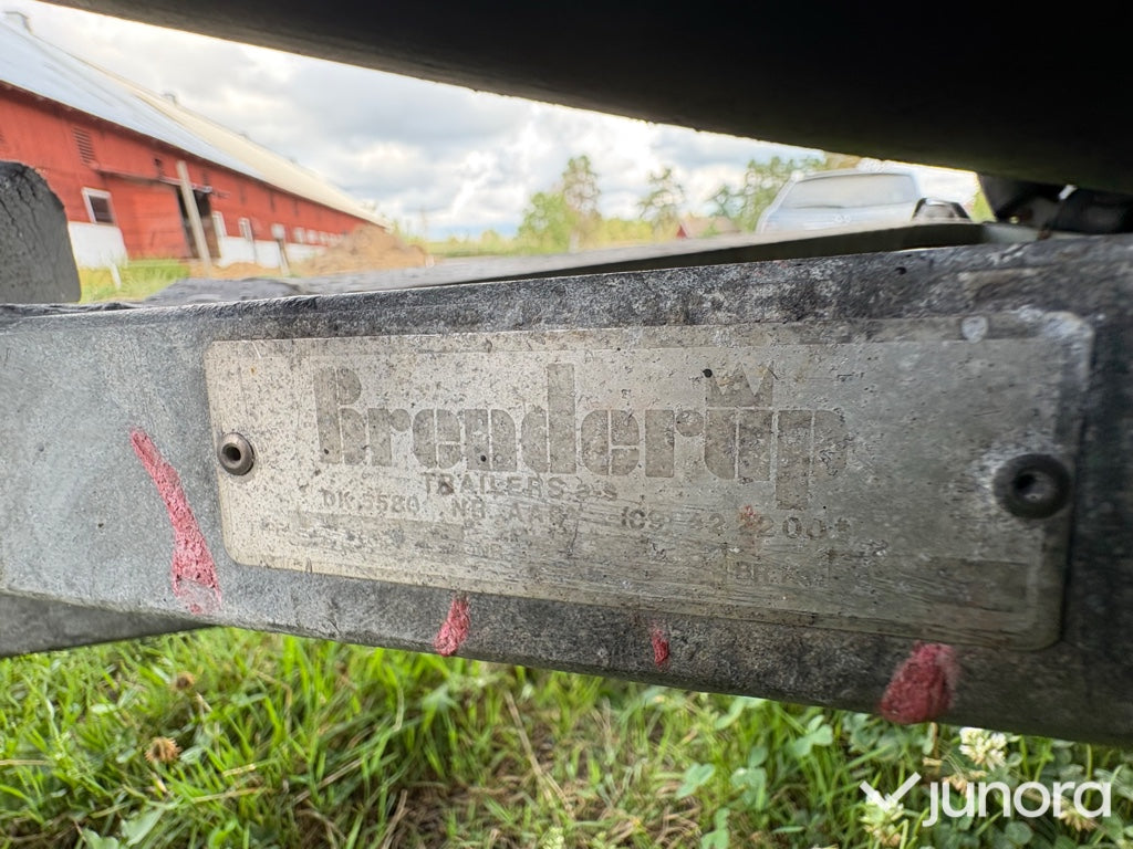 Ockelbo B16 med Evinrude 60HK + Brenderup trailer