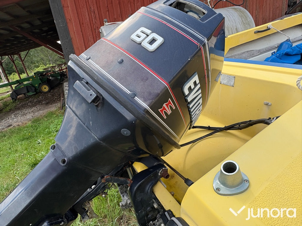 Ockelbo B16 med Evinrude 60HK + Brenderup trailer