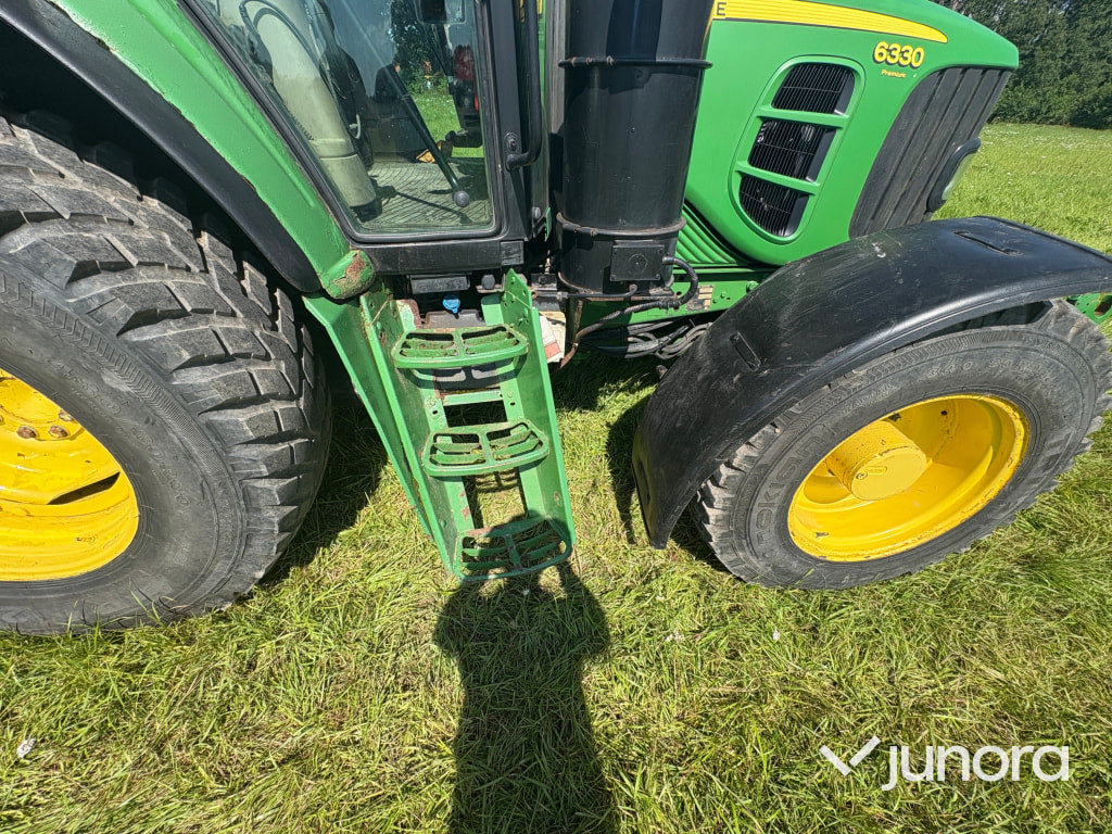 John Deere 6330