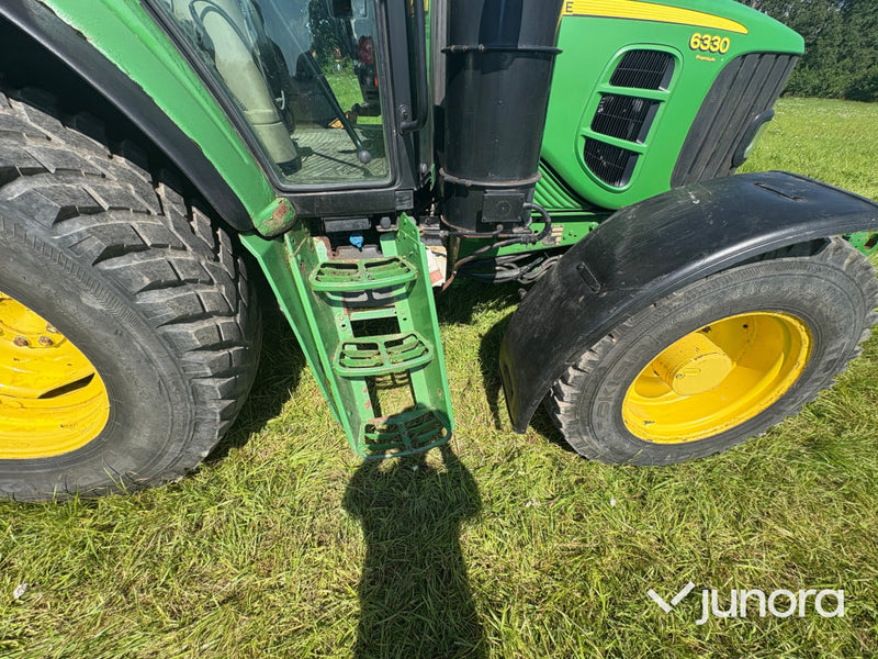John Deere 6330