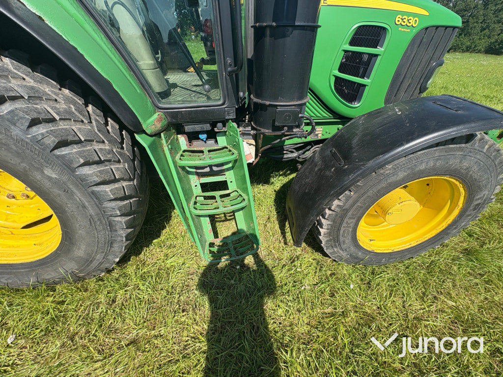John Deere 6330