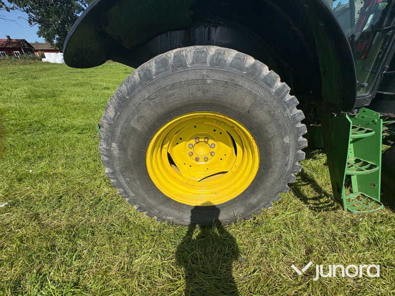 John Deere 6330