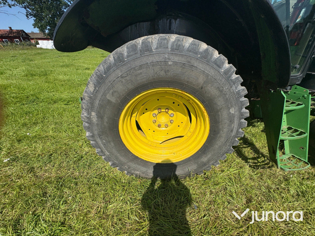 John Deere 6330