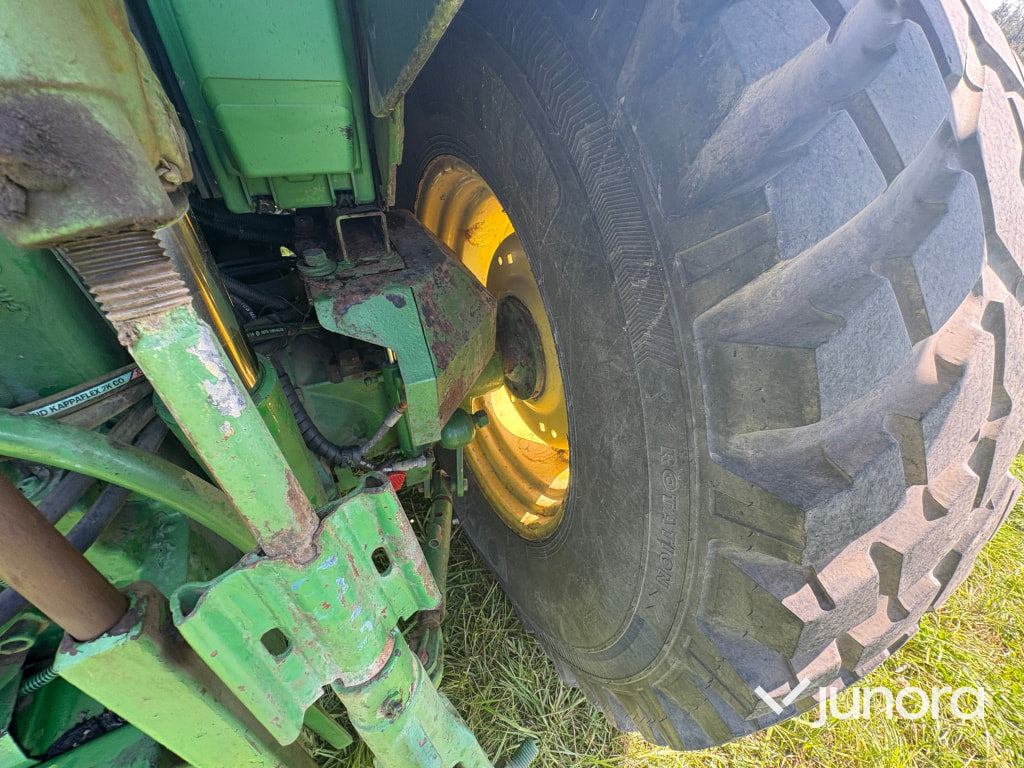 John Deere 6330