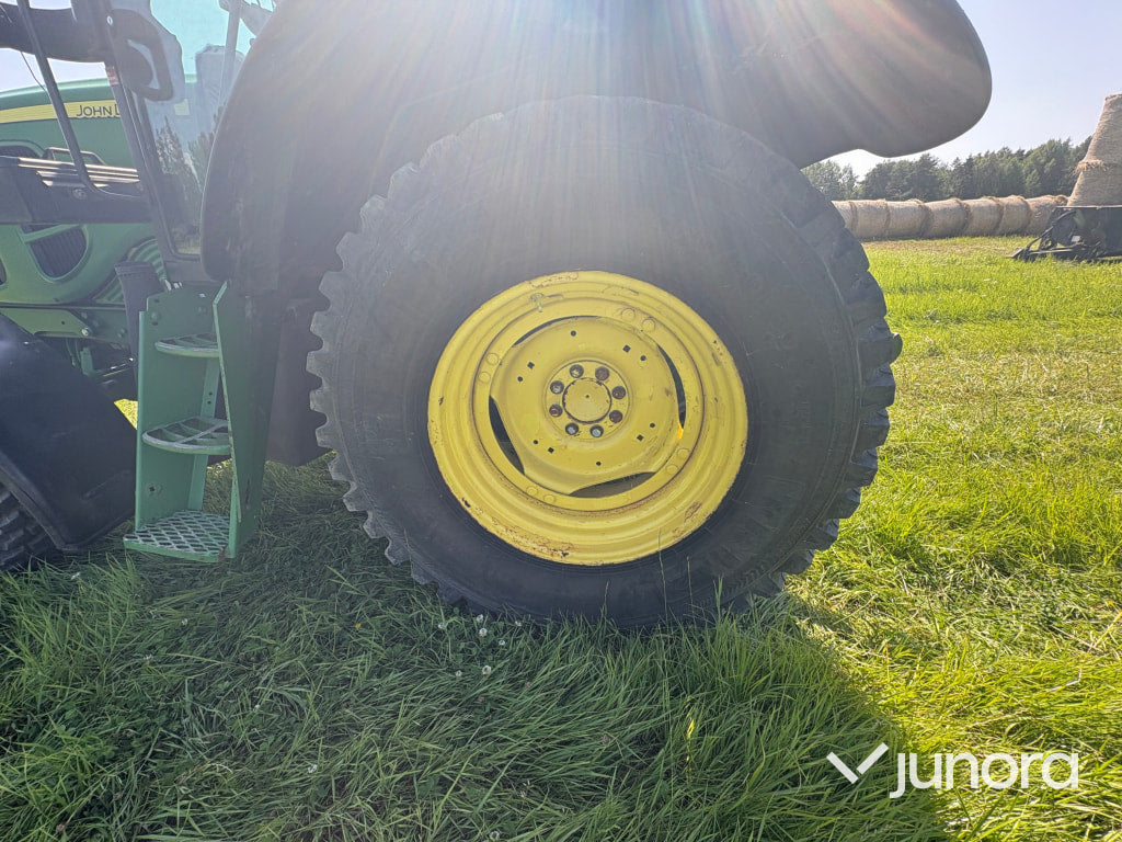 John Deere 6330
