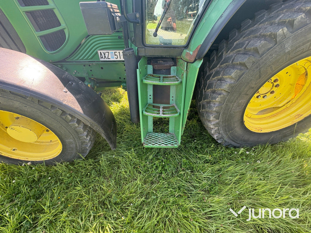 John Deere 6330
