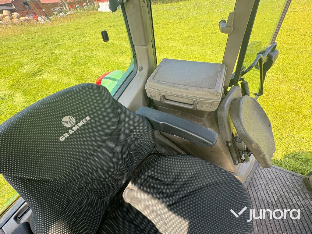 John Deere 6330