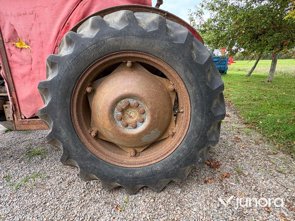 Traktor - Massey Ferguson 35