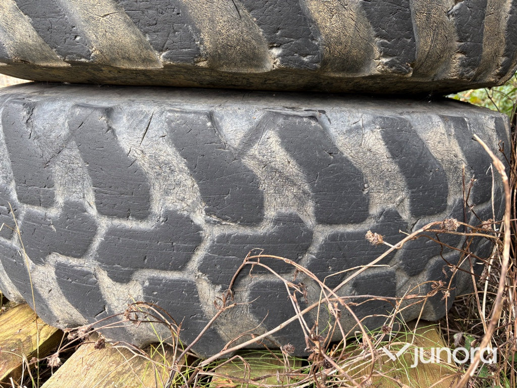 Däck + Fälg - Dunlop 335/80 R20, Till hjullastare