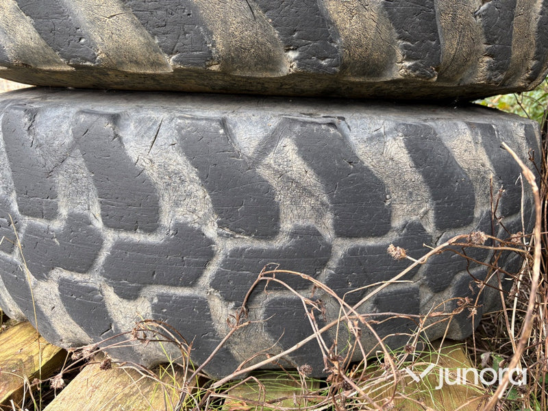Däck på fälg till hjullastare, Dunlop 335/80 R20