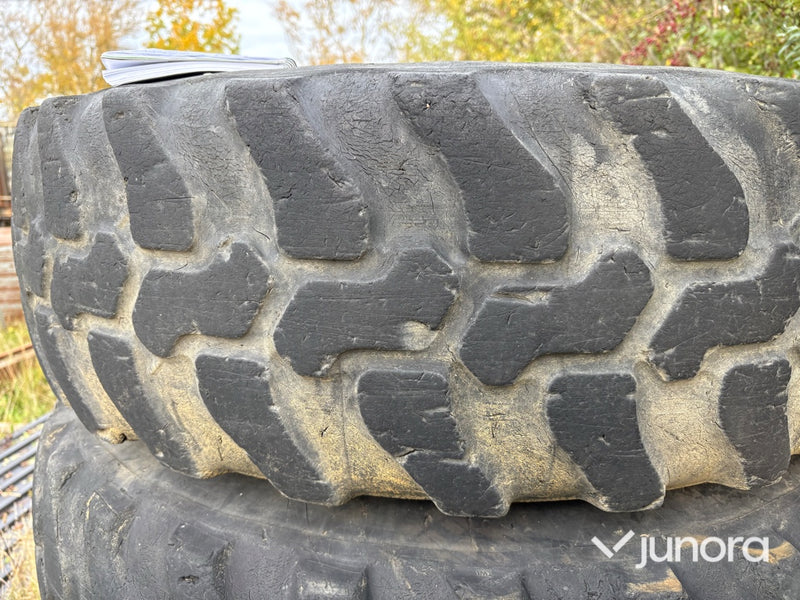 Däck på fälg till hjullastare, Dunlop 335/80 R20