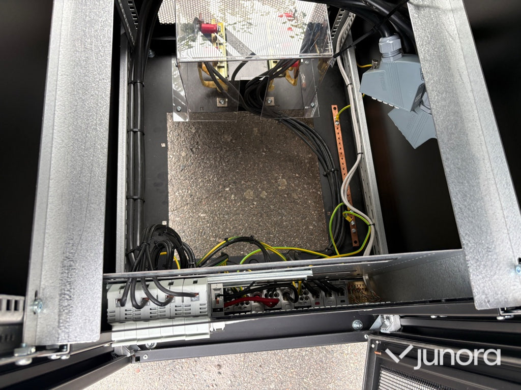 Ferroamp Energy Hub XL Cabinet 24U