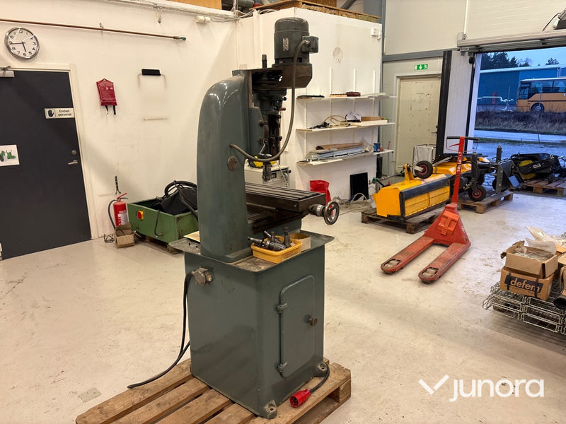 Fräs / Vertikalfräsmaskin - Mattson & Zetterlund VF600