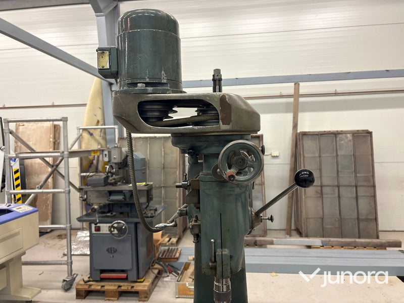 Fräs / Vertikalfräsmaskin - Mattson & Zetterlund VF600