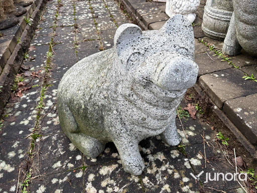 Stenskulptur – gris i granit