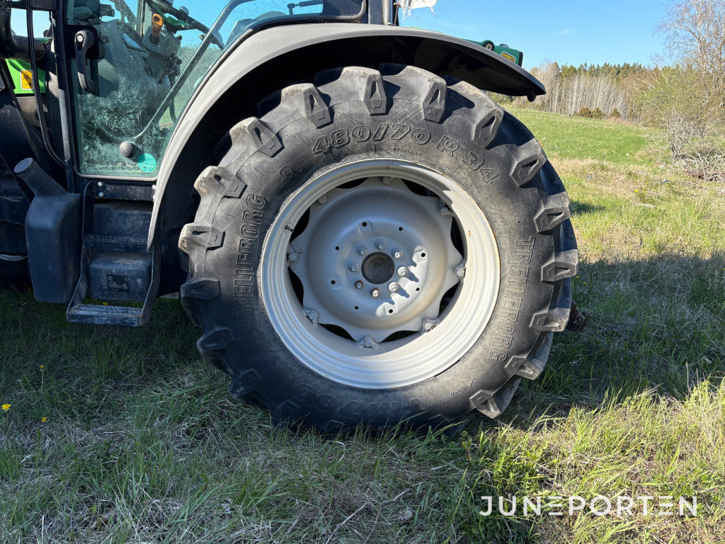 Traktor Deutz Fahr Agrofarm 430TTV med frontlastare
