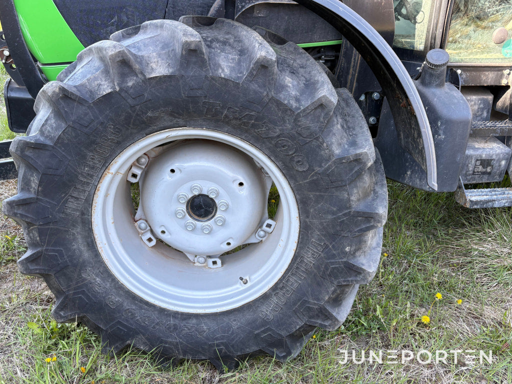 Traktor Deutz Fahr Agrofarm 430TTV med frontlastare