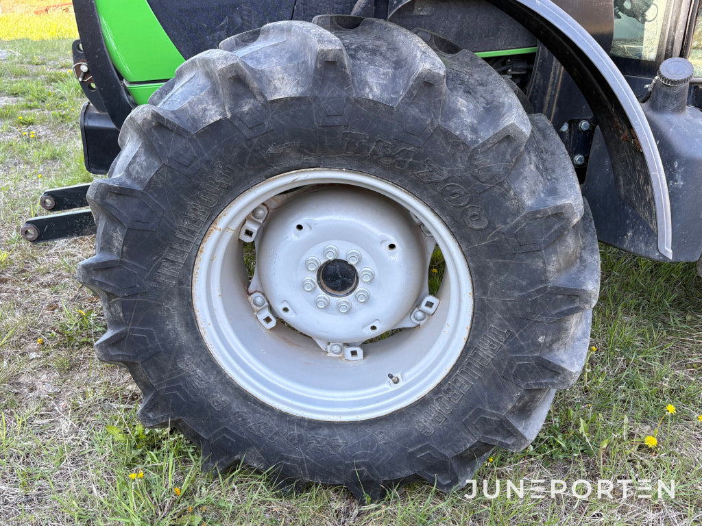 Traktor Deutz Fahr Agrofarm 430TTV med frontlastare