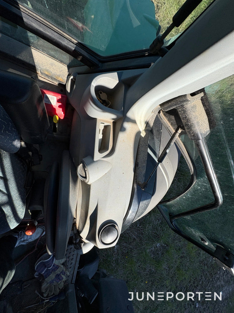 Traktor Deutz Fahr Agrofarm 430TTV med frontlastare