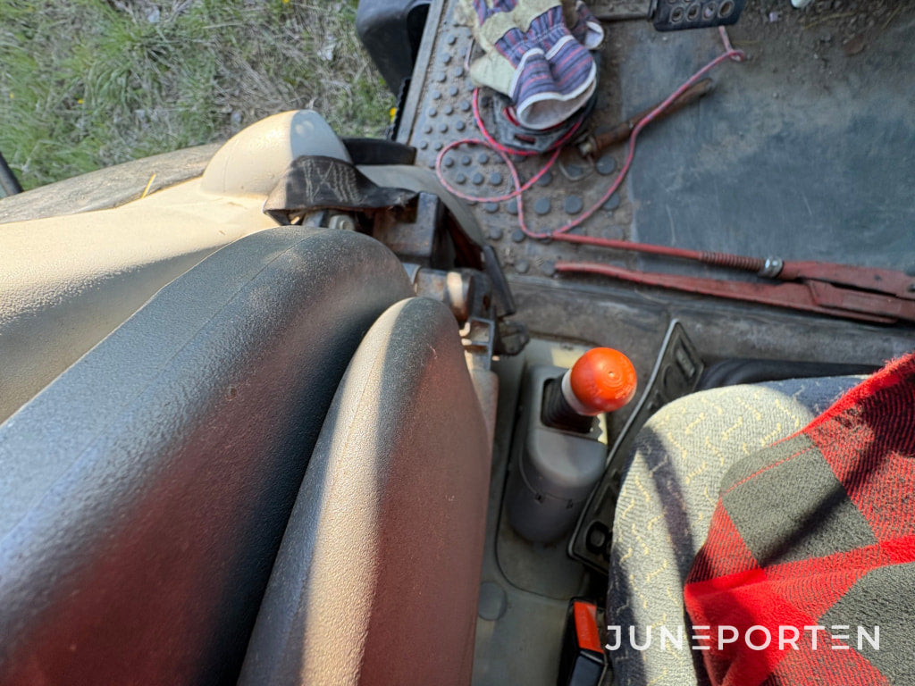 Traktor Deutz Fahr Agrofarm 430TTV med frontlastare