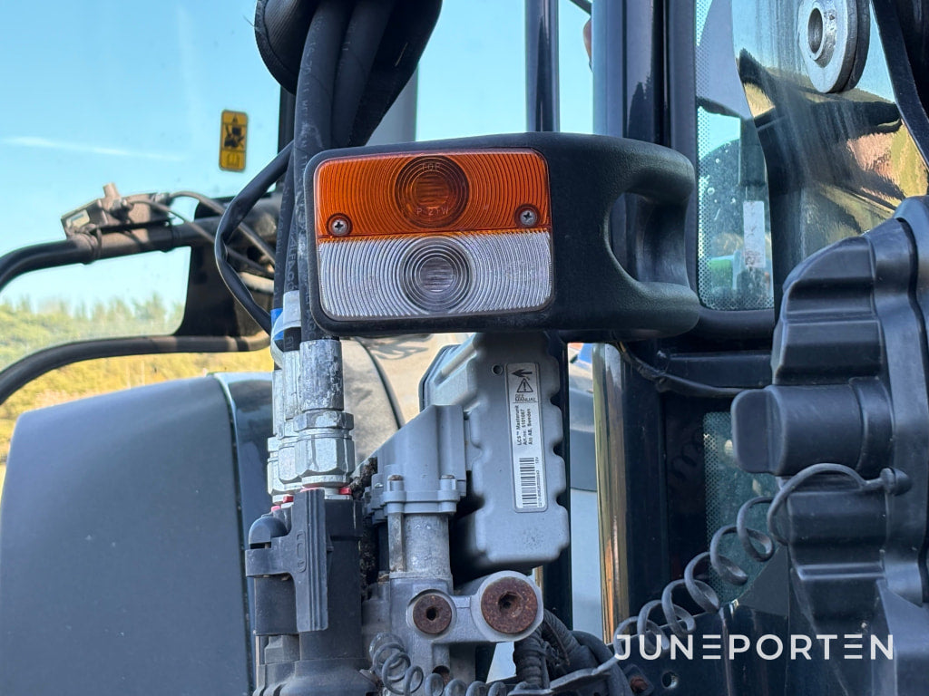 Traktor Deutz Fahr Agrofarm 430TTV med frontlastare