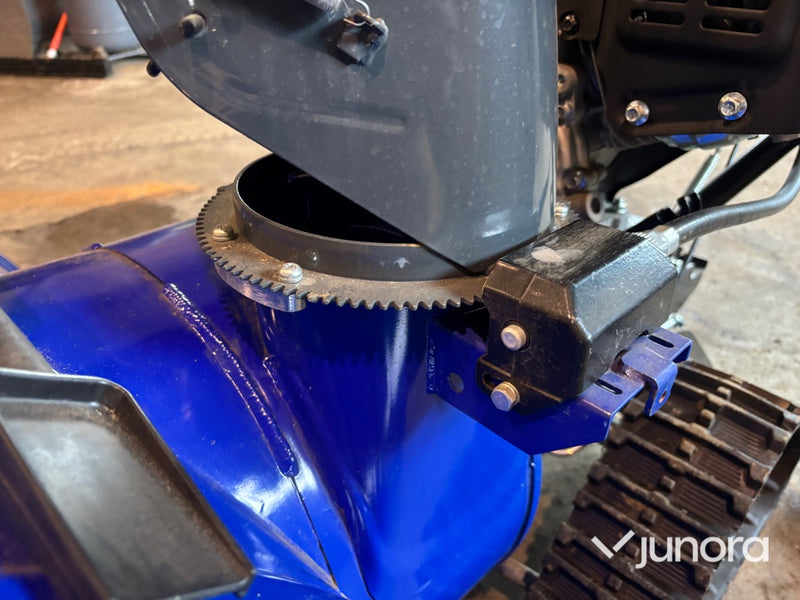 Snöslunga - Bonnet, KC1130MT