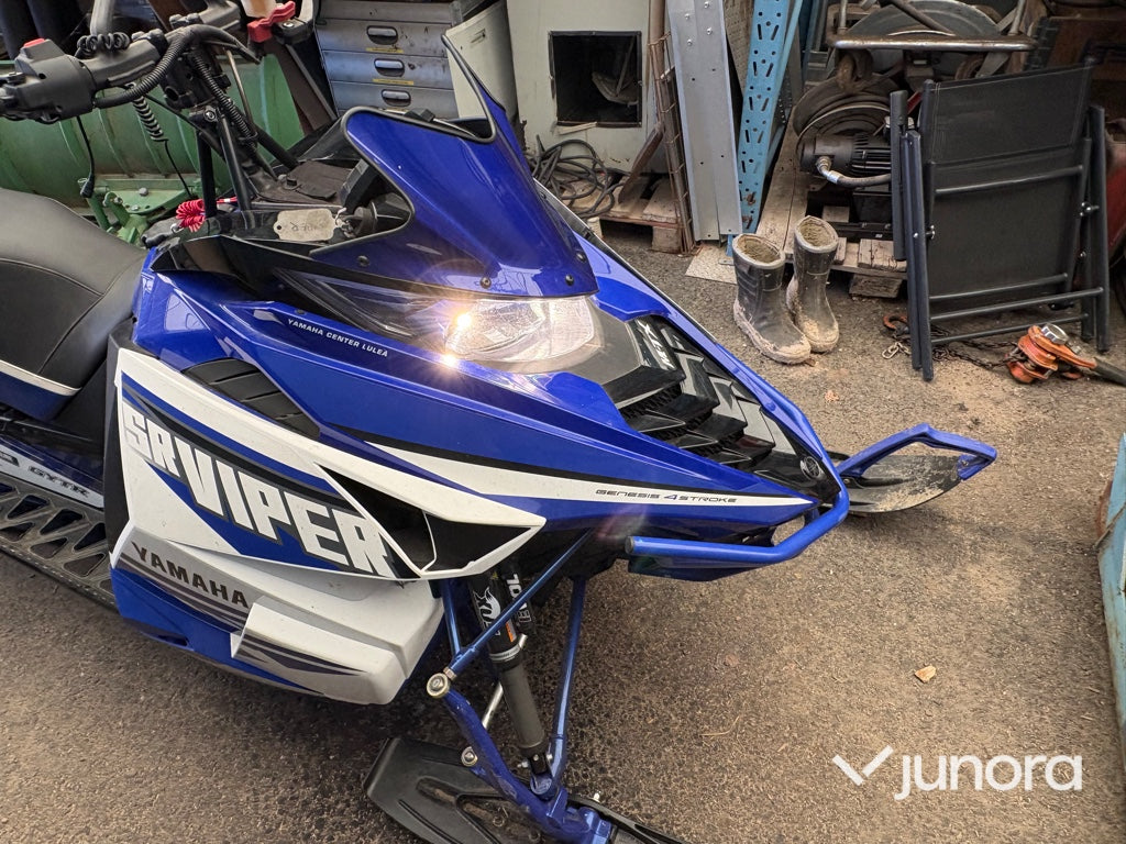 Snöskoter Yamaha SR Viper MTX 162 LE