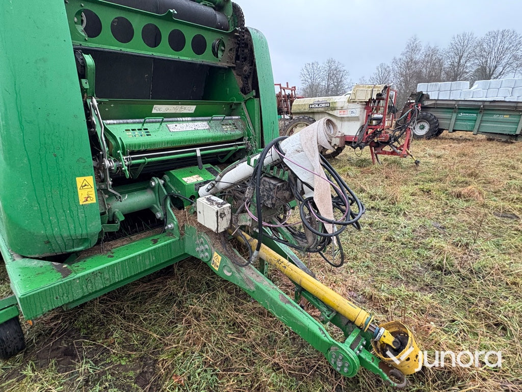 Rundbalspress + Inplastare - John Deere, Goweil G-990