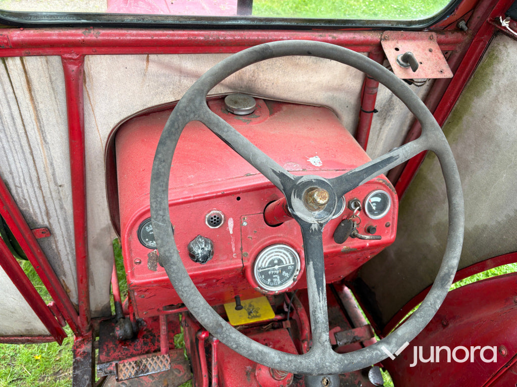 Traktor - International Harvester, B-275