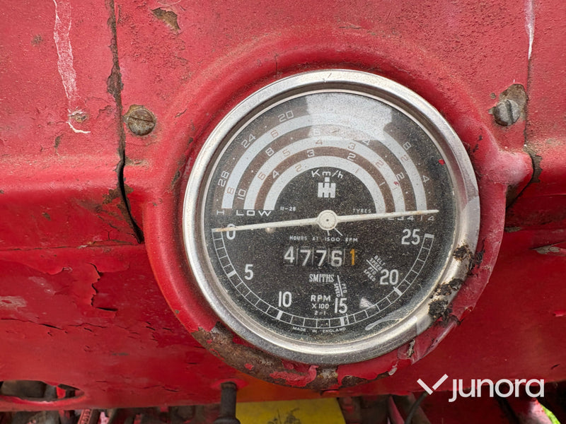 Traktor - International Harvester, B-275