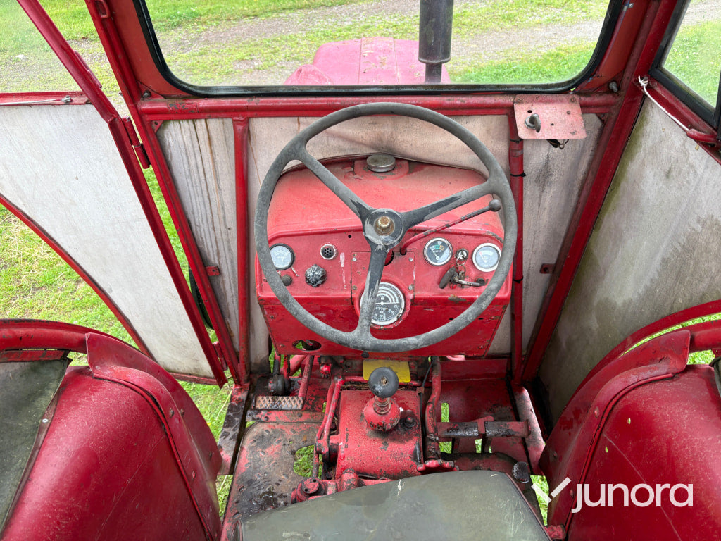 Traktor - International Harvester, B-275