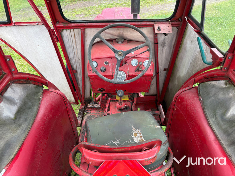Traktor - International Harvester, B-275