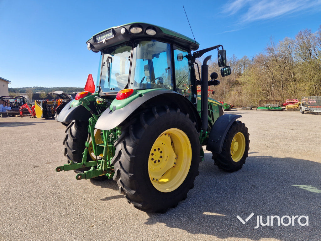 Traktor - John Deere, 5100R